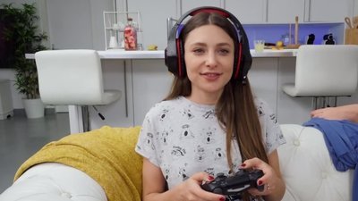 Two young girls are roommates, and even though they have a lot in common, when it comes to sex they couldn't be more different. The brunette is