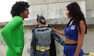 Transexual Isabella Cruz decided to have anal sex for the first time with guy she likes