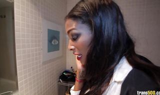 Fresh ebony tgirl Natassia Dreams is about to have anal sex